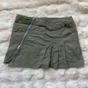 Esprit Y2K Green Pleated Low Rise Mini Skirt with Zipper Detail